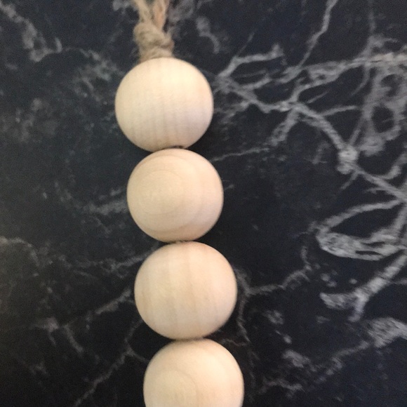 ✨1 left ✨Farmhouse style wooden garland - Picture 8 of 8